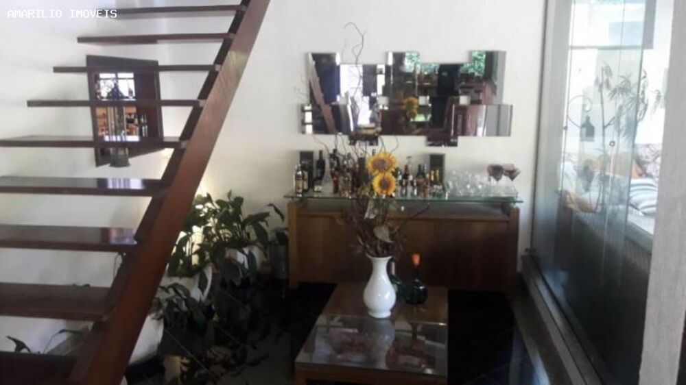 Casa, 6 quartos, 250 m² - Foto 2