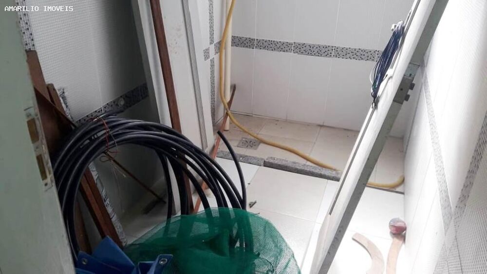 Casa à venda com 2 quartos, 450m² - Foto 7