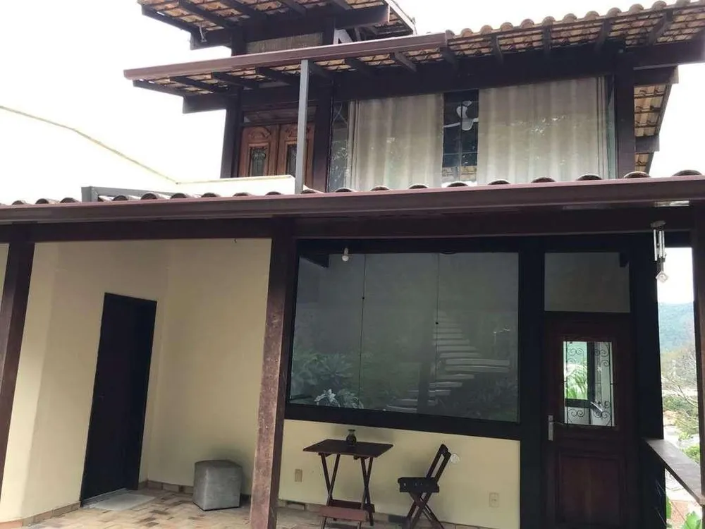 Casa, 4 quartos, 193 m² - Foto 1