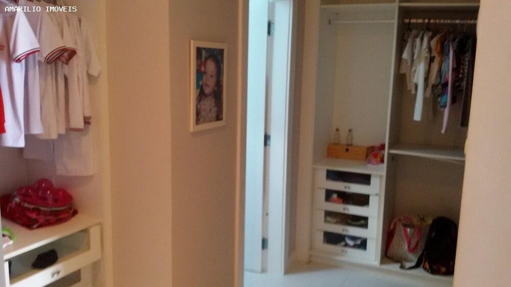 Casa à venda com 3 quartos, 1200m² - Foto 3