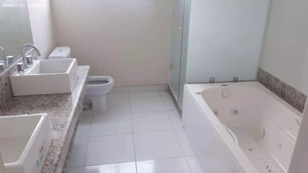 Casa, 4 quartos, 240 m² - Foto 17