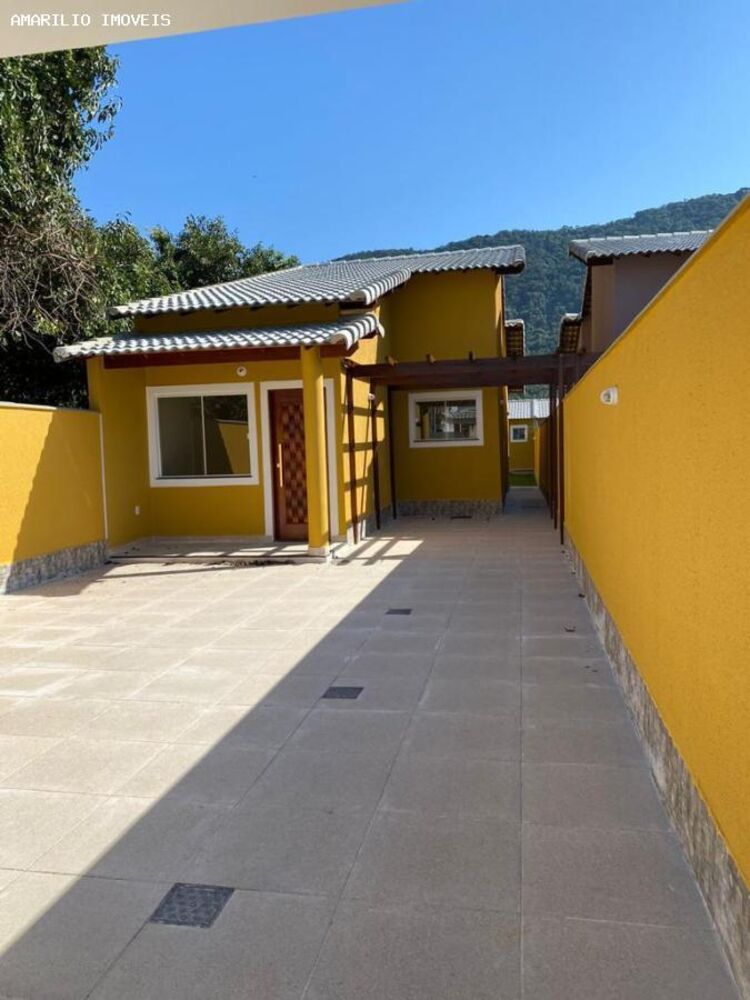 Casa à venda com 3 quartos, 240m² - Foto 1