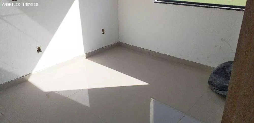 Casa à venda com 2 quartos, 80m² - Foto 4