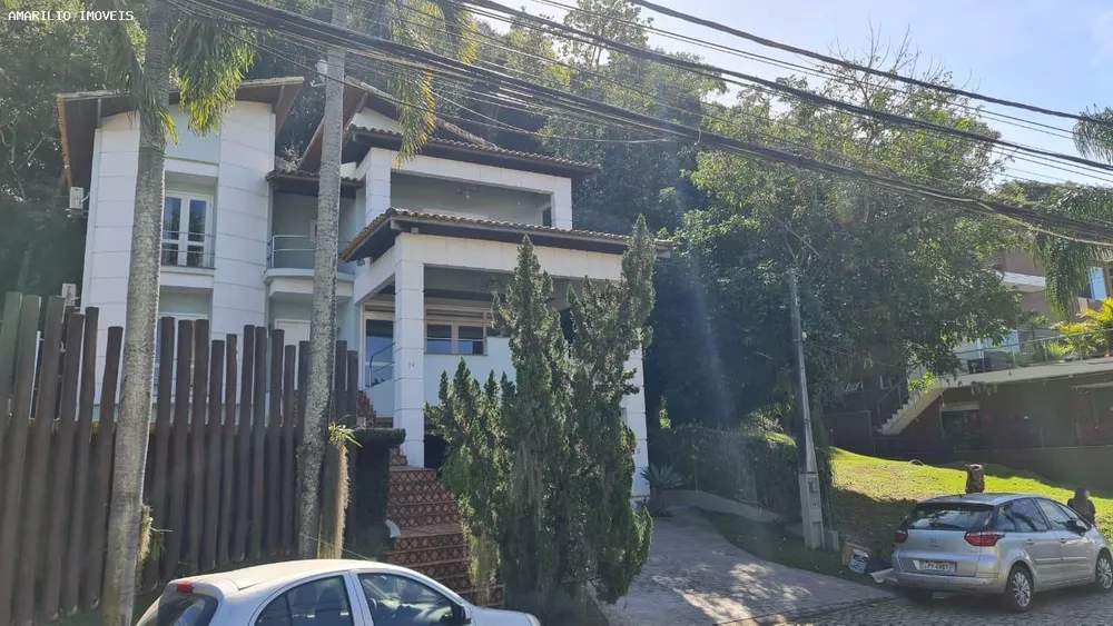 Casa à venda com 6 quartos, 800m² - Foto 1