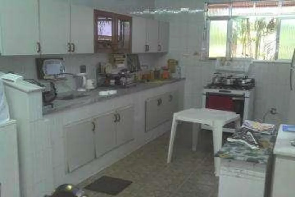 Chácara à venda com 3 quartos, 200m² - Foto 3