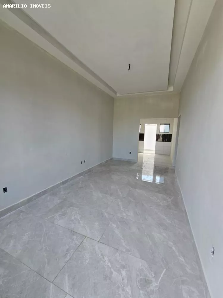 Casa à venda com 2 quartos, 180m² - Foto 2