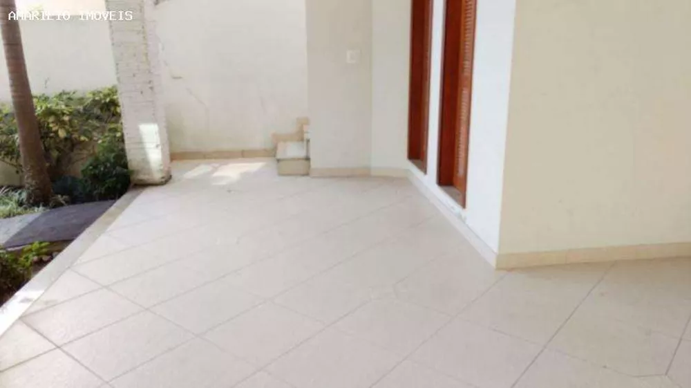 Casa, 4 quartos, 242 m² - Foto 3