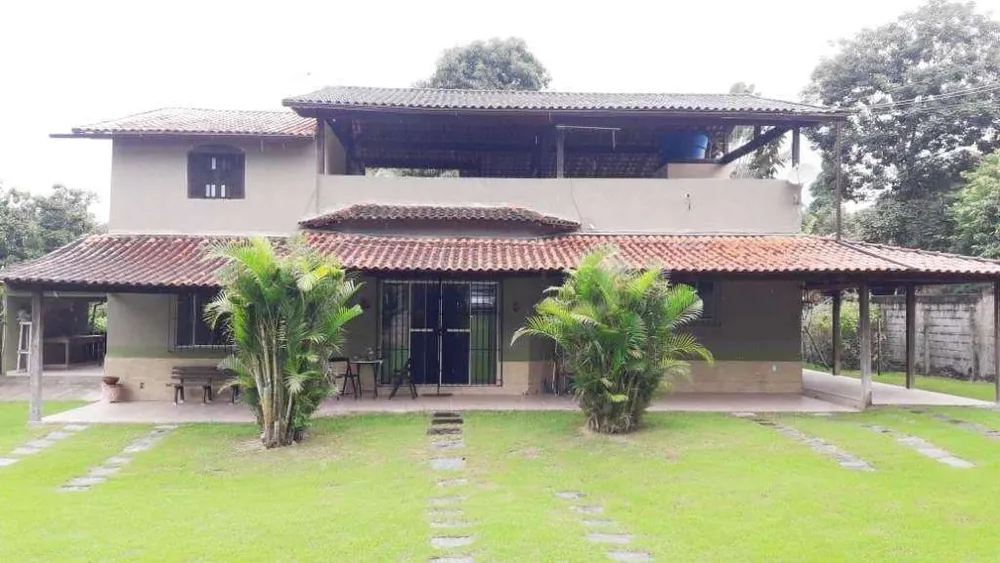 Chácara, 4 quartos, 1525 m² - Foto 1