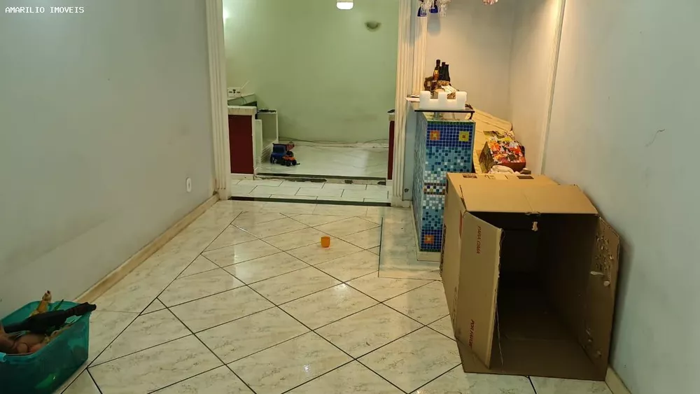 Casa à venda com 3 quartos, 360m² - Foto 4