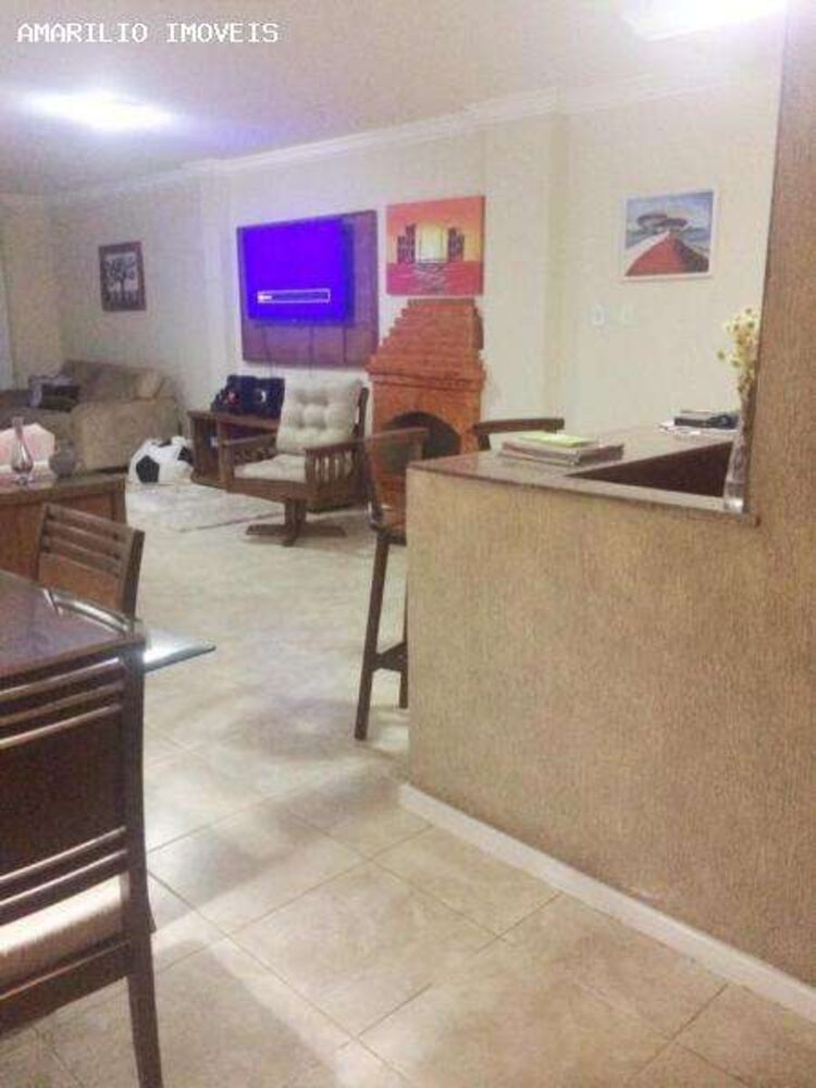 Casa, 4 quartos, 277 m² - Foto 1