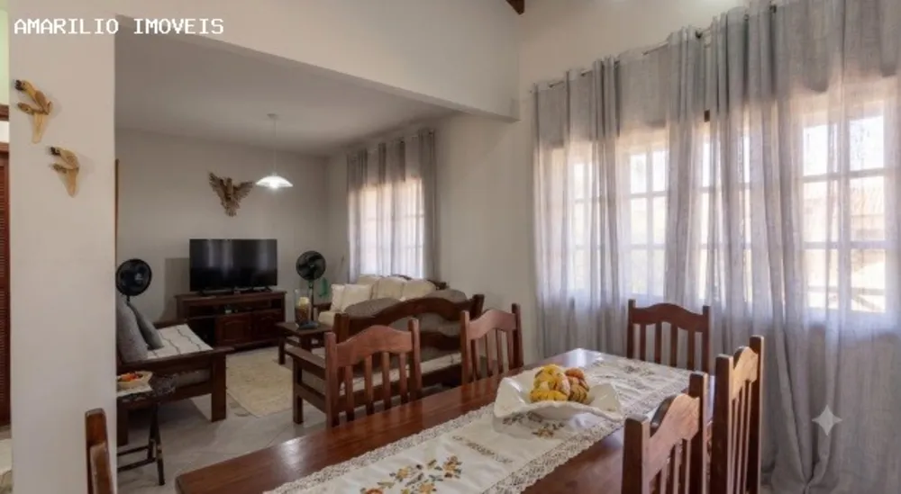Casa, 3 quartos, 196 m² - Foto 2