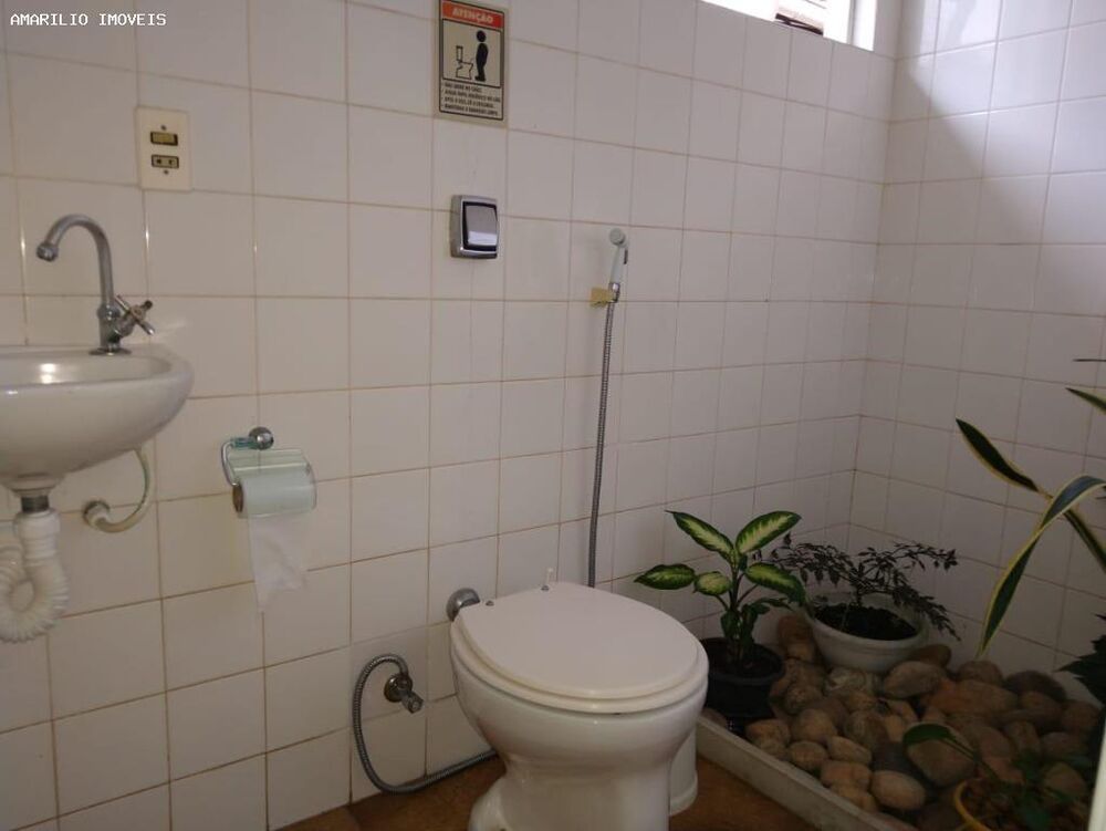 Casa à venda com 4 quartos, 410m² - Foto 2