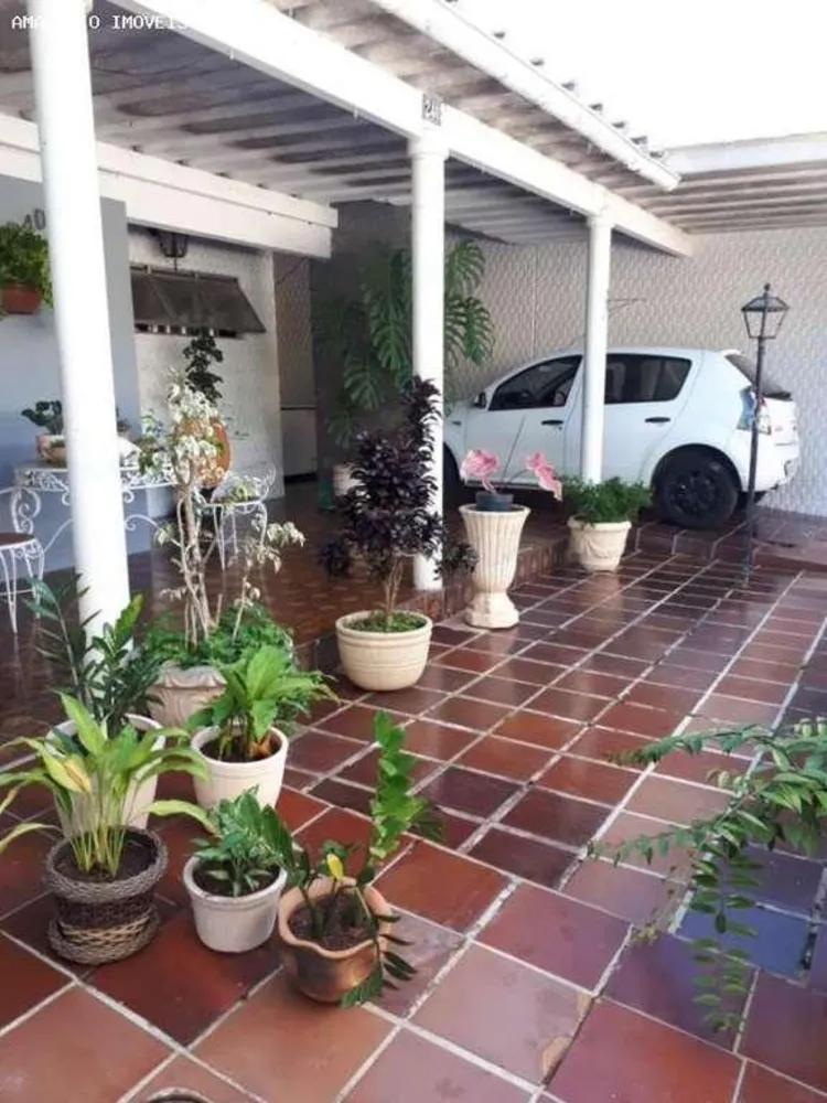 Casa, 4 quartos, 327 m² - Foto 2