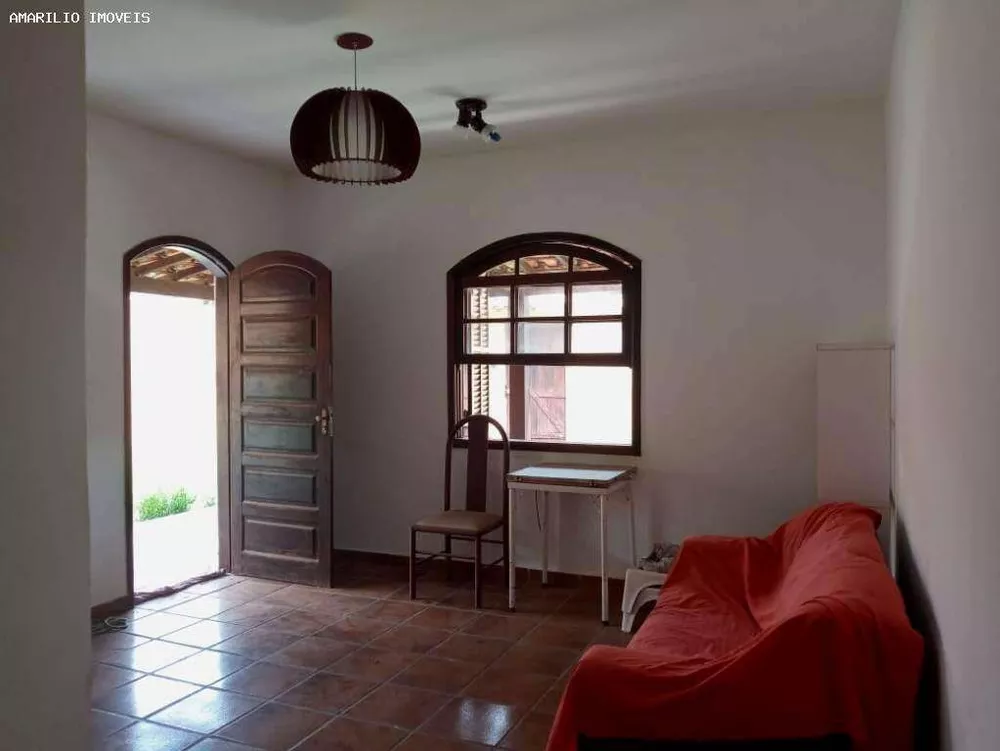 Casa, 4 quartos, 290 m² - Foto 2