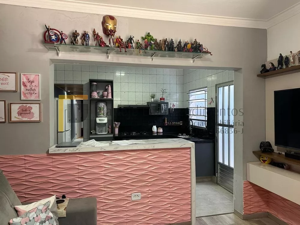 Casa à venda com 2 quartos, 125m² - Foto 1