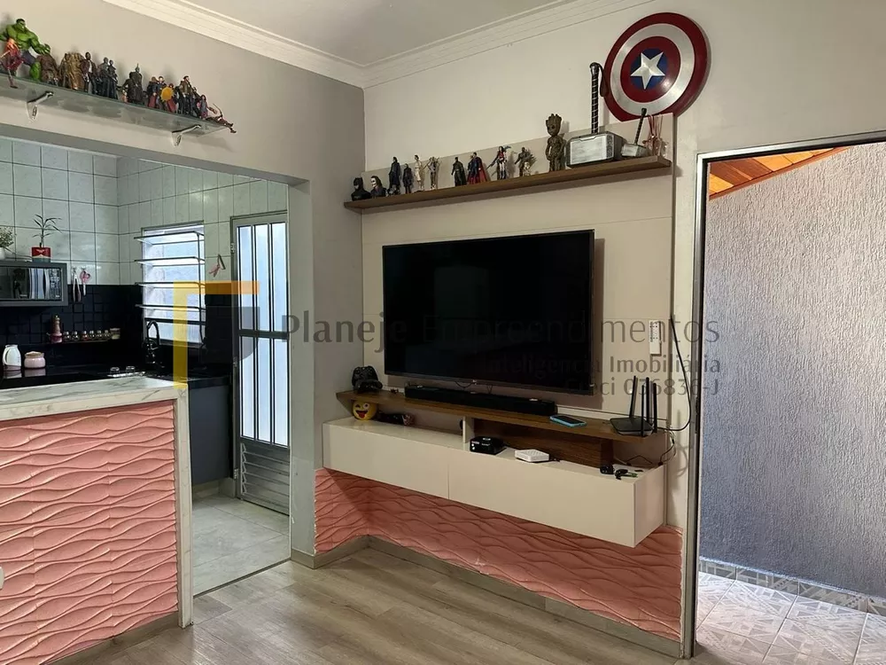 Casa à venda com 2 quartos, 125m² - Foto 2