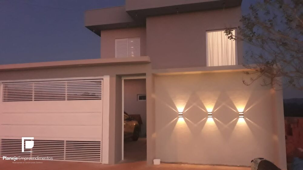 Casa à venda com 2 quartos, 250m² - Foto 2