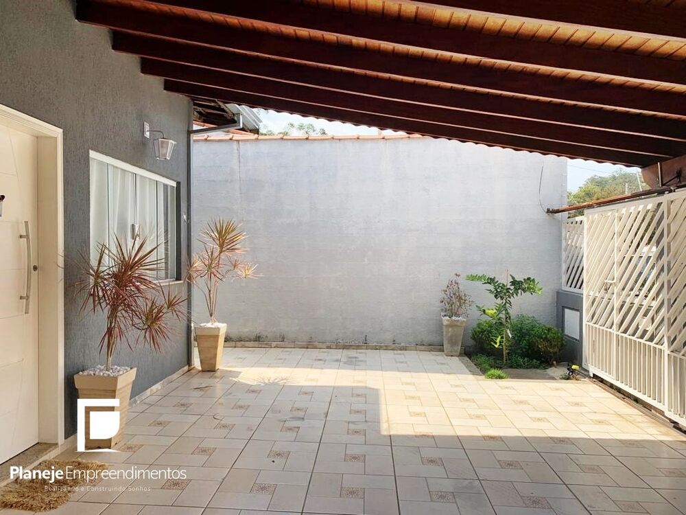 Casa à venda com 3 quartos, 200m² - Foto 2