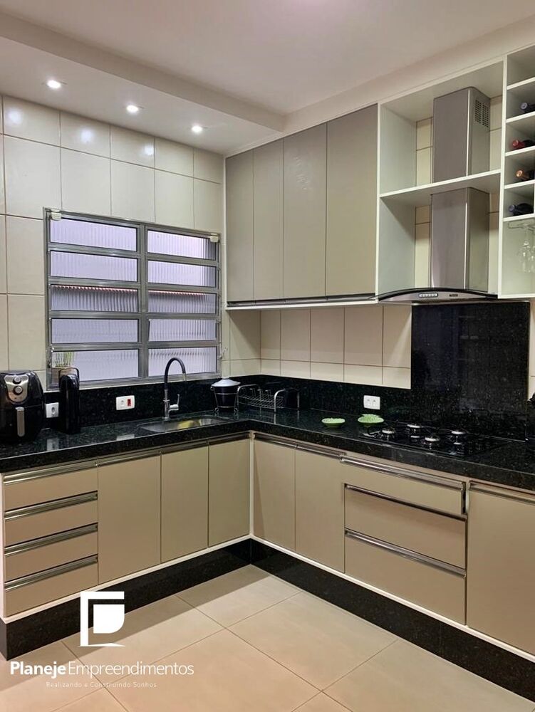 Casa à venda com 3 quartos, 200m² - Foto 9