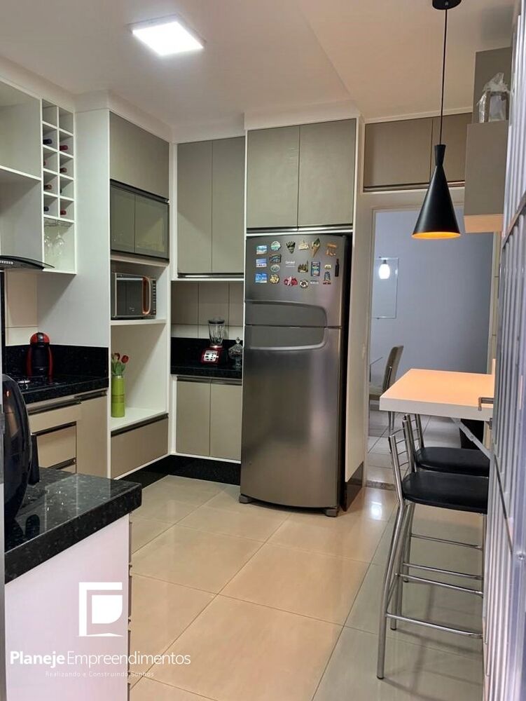 Casa à venda com 3 quartos, 200m² - Foto 11
