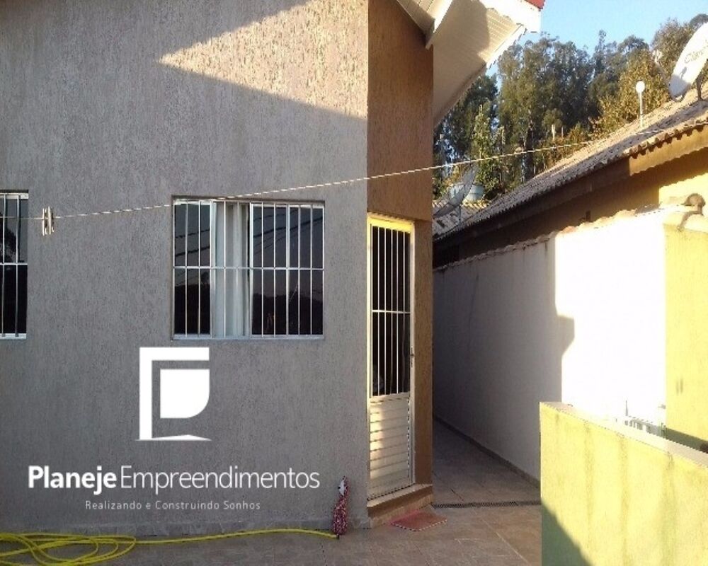 Casa à venda com 2 quartos, 200m² - Foto 4