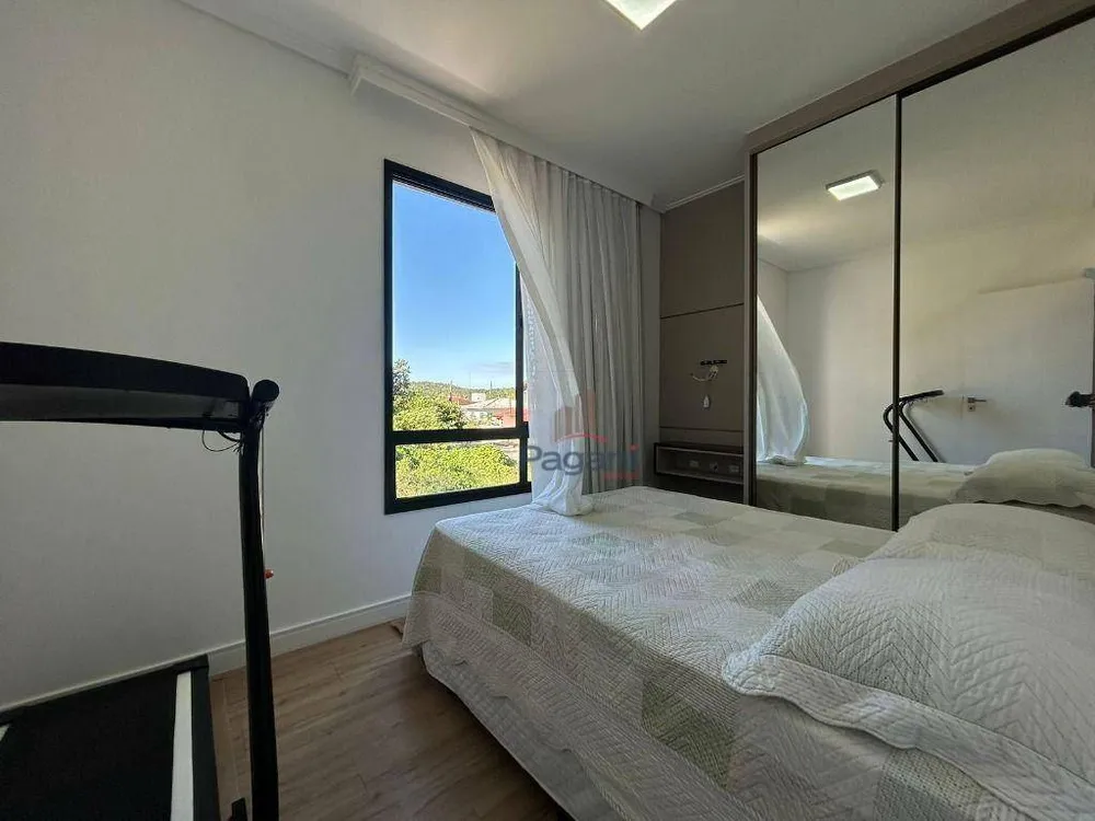 Casa, 3 quartos, 219 m² - Foto 1