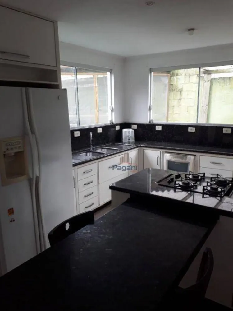 Casa, 5 quartos, 258 m² - Foto 2