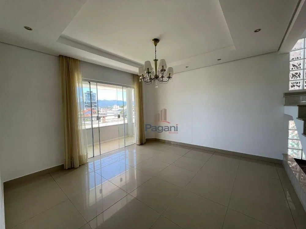 Casa, 3 quartos, 249 m² - Foto 4