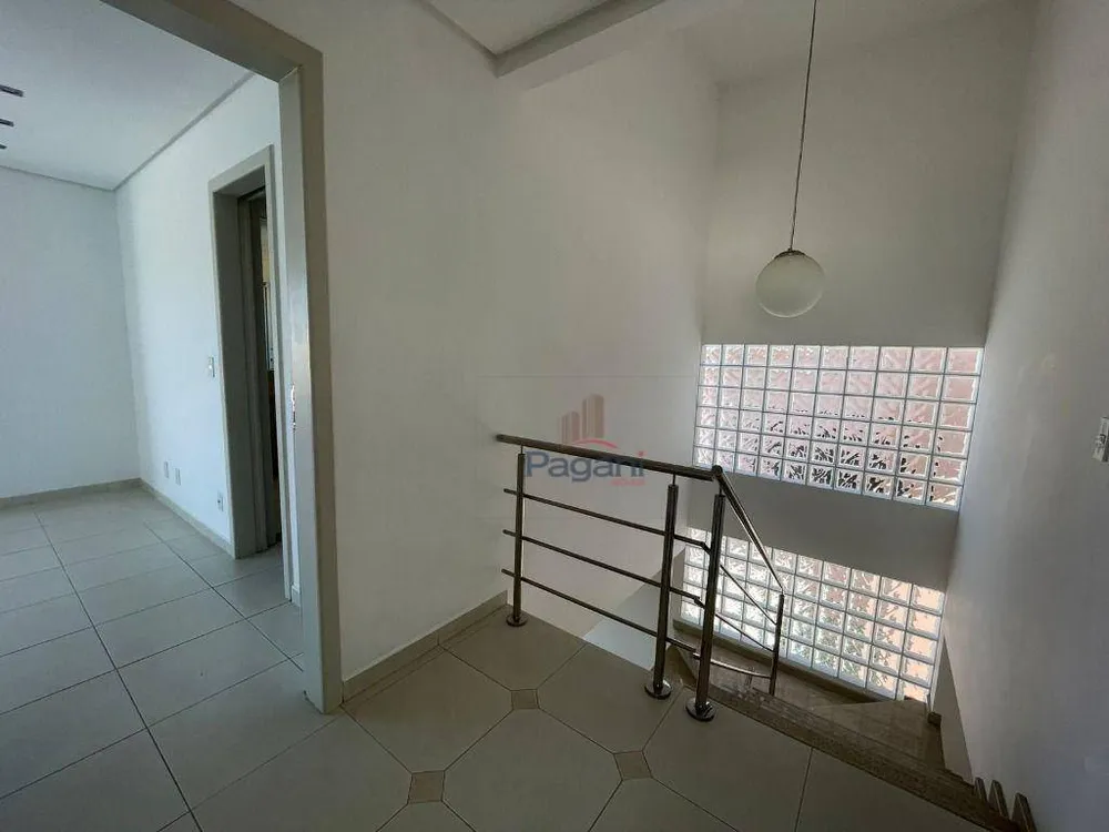 Casa, 3 quartos, 249 m² - Foto 3