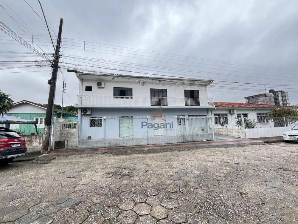 Casa, 3 quartos, 300 m² - Foto 1