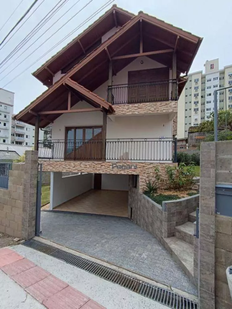 Casa, 4 quartos, 192 m² - Foto 1