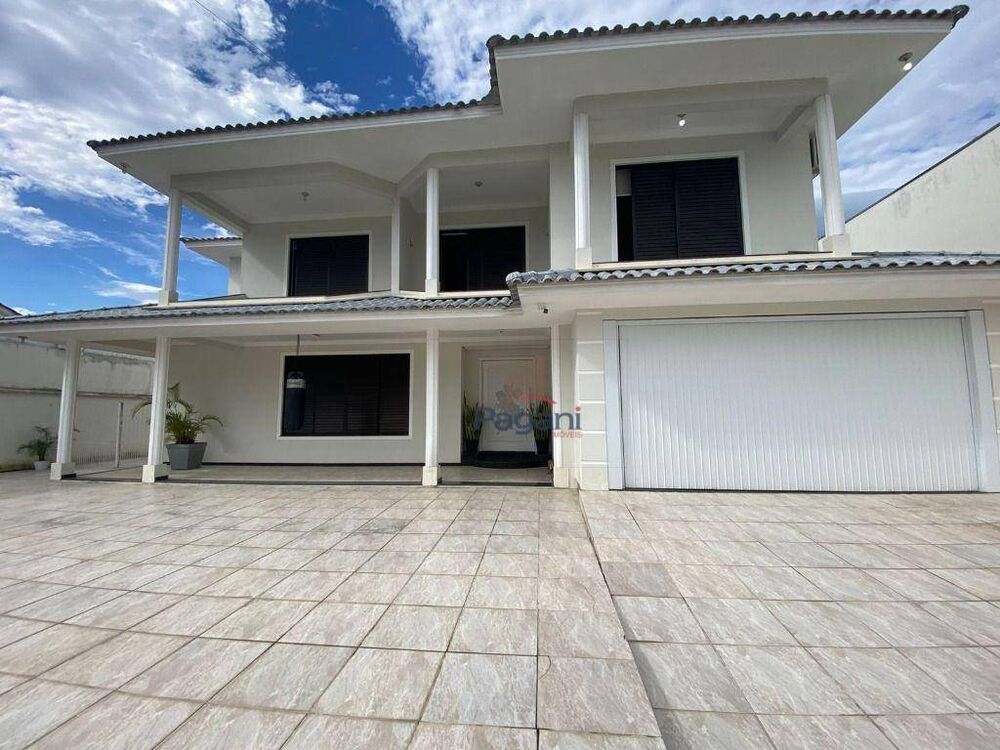 Casa, 3 quartos, 254 m² - Foto 1