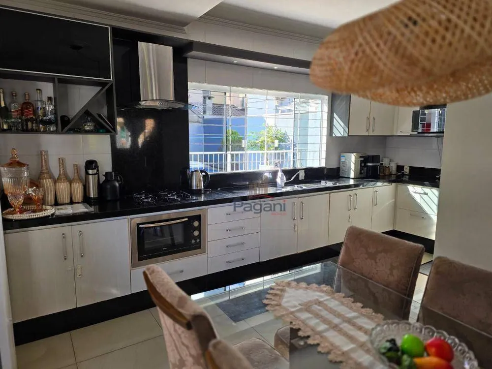 Casa, 3 quartos, 199 m² - Foto 3