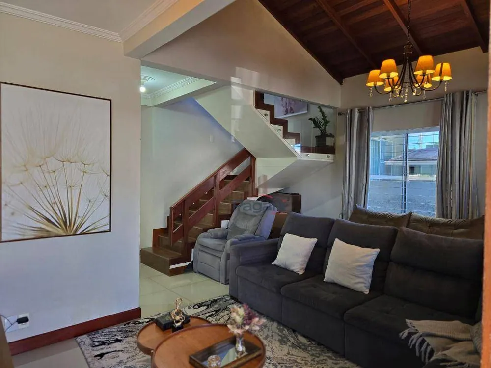 Casa, 3 quartos, 199 m² - Foto 2