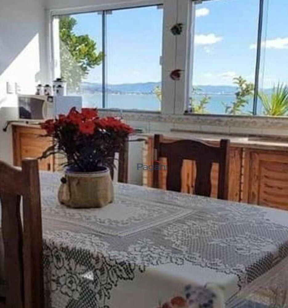 Casa à venda com 2 quartos, 90m² - Foto 4