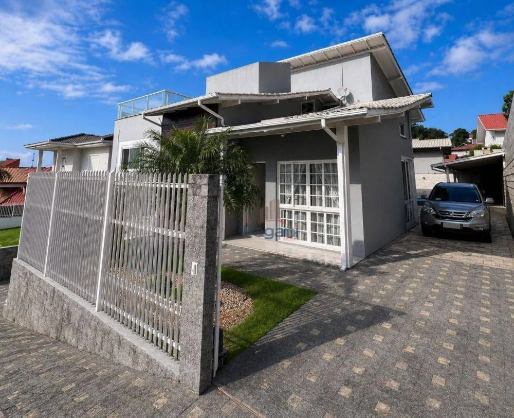 Casa, 4 quartos, 316 m² - Foto 1