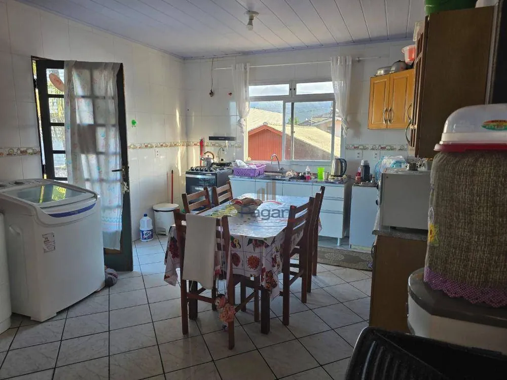 Casa, 3 quartos, 215 m² - Foto 2