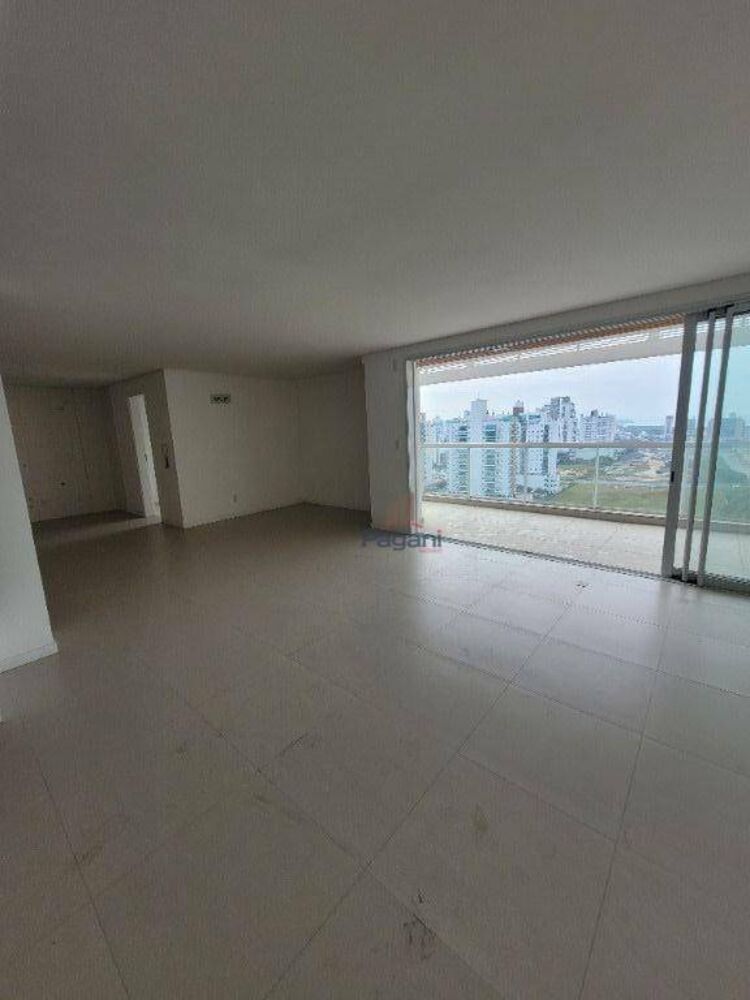 Apartamento à venda com 3 quartos, 195m² - Foto 2