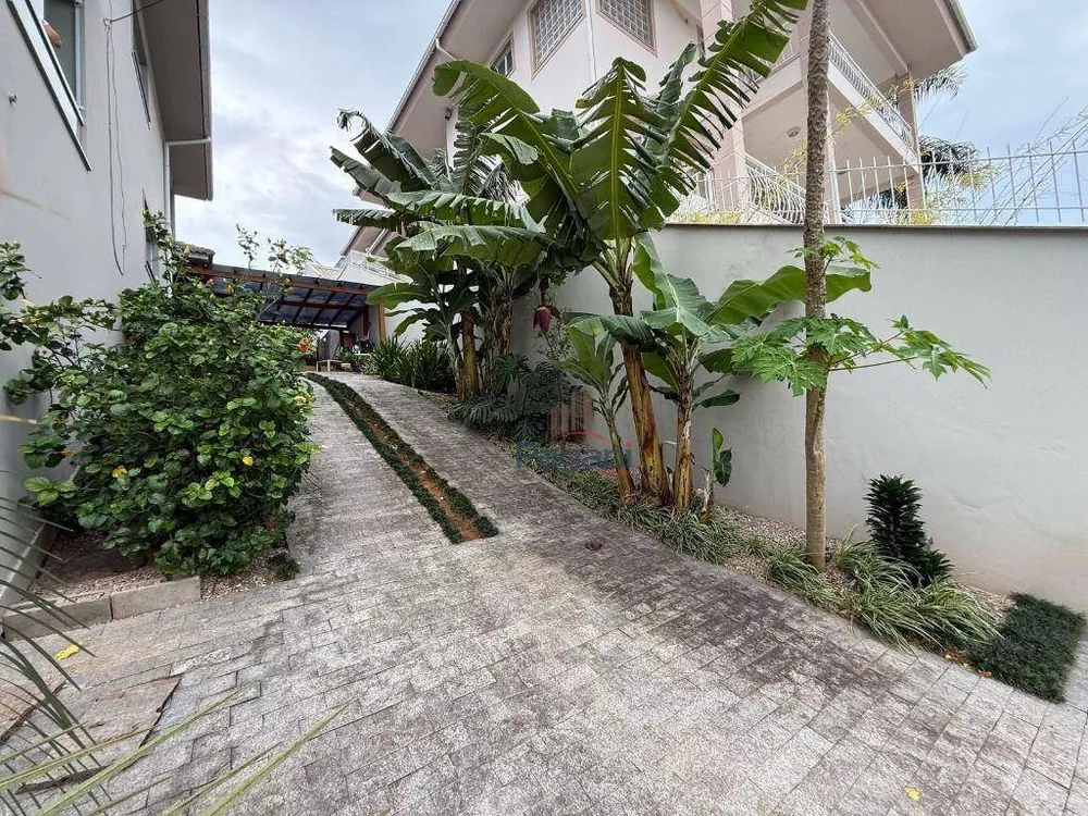 Casa, 4 quartos, 258 m² - Foto 6
