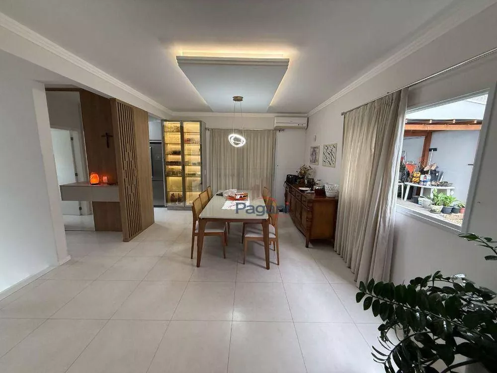 Casa, 4 quartos, 258 m² - Foto 12