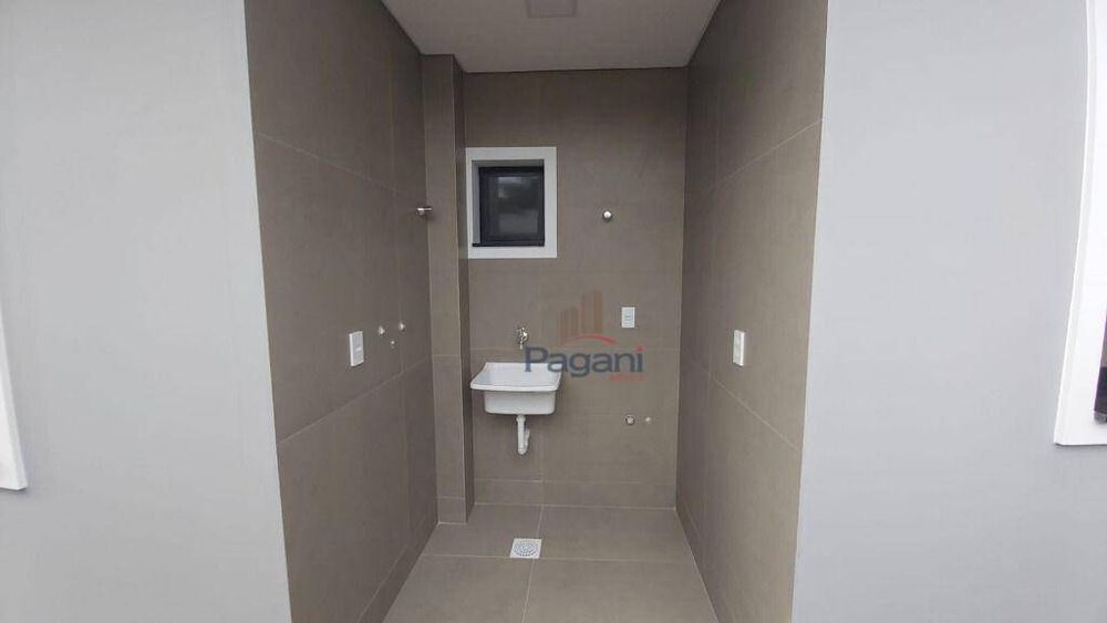 Casa à venda com 2 quartos, 77m² - Foto 4
