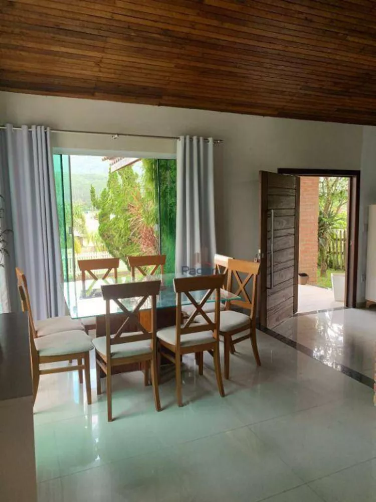 Casa, 4 quartos, 219 m² - Foto 2