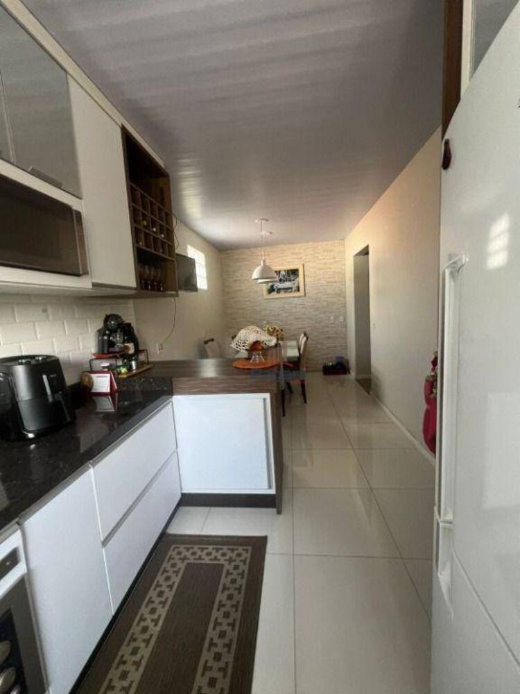 Casa, 5 quartos, 200 m² - Foto 1