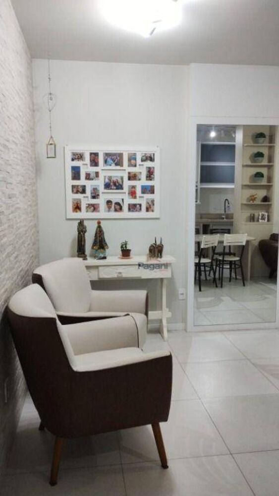 Apartamento à venda com 3 quartos, 74m² - Foto 1