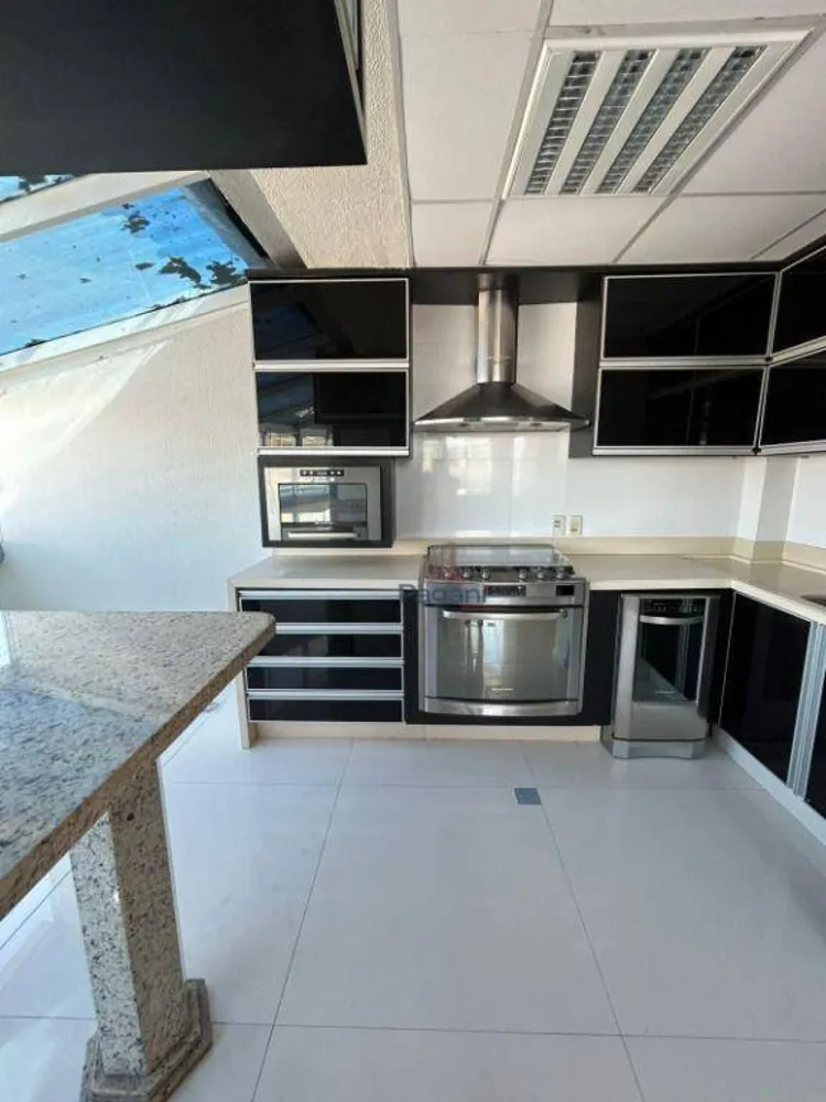 Cobertura, 3 quartos, 230 m² - Foto 13