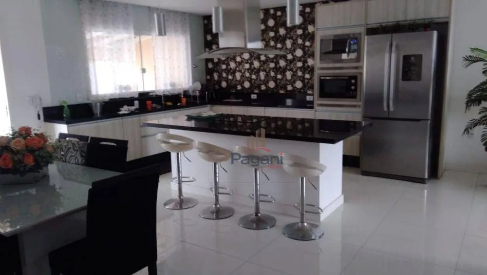Casa, 4 quartos, 260 m² - Foto 10