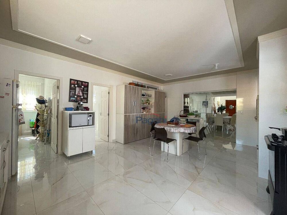 Casa, 3 quartos, 257 m² - Foto 4