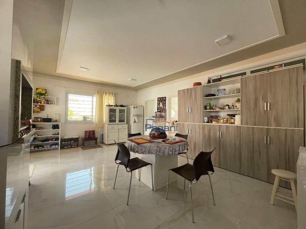 Casa, 3 quartos, 257 m² - Foto 3