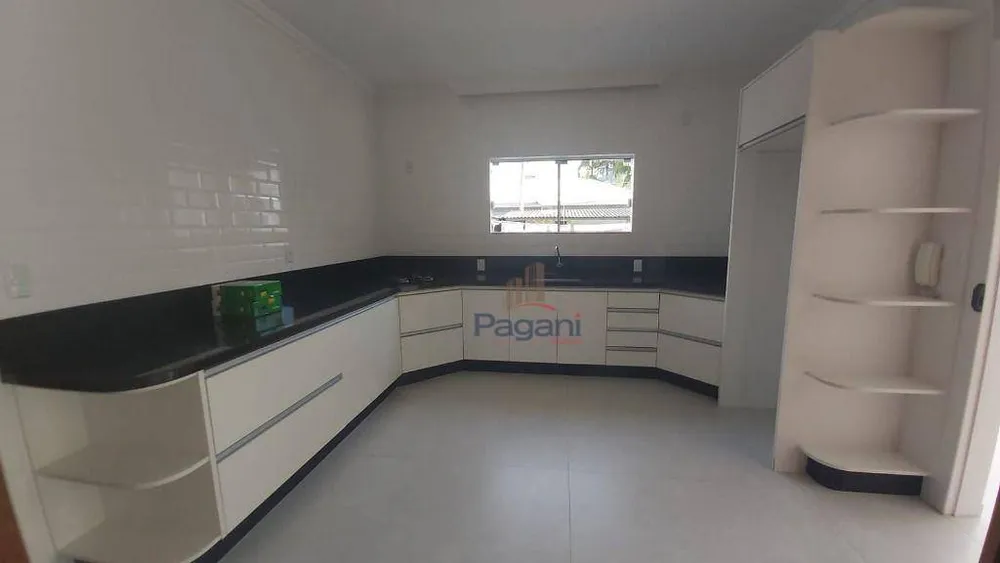 Casa, 3 quartos, 270 m² - Foto 12