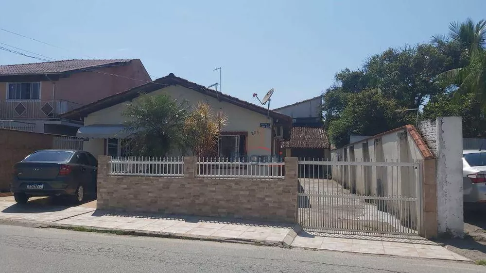 Casa, 4 quartos, 160 m² - Foto 1